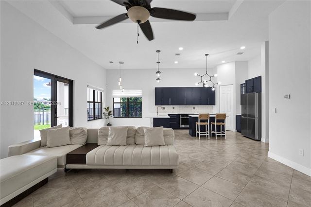 8363 NW 26th Ct, Cooper City, FL 33024