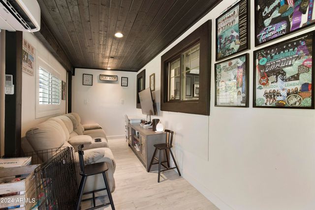 8822 W DEER VALLEY Road, Peoria, AZ 85382