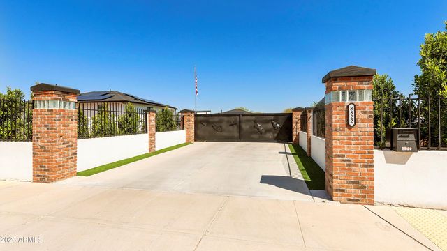 8822 W DEER VALLEY Road, Peoria, AZ 85382