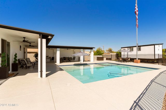 8822 W DEER VALLEY Road, Peoria, AZ 85382