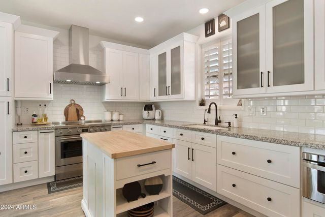 8822 W DEER VALLEY Road, Peoria, AZ 85382