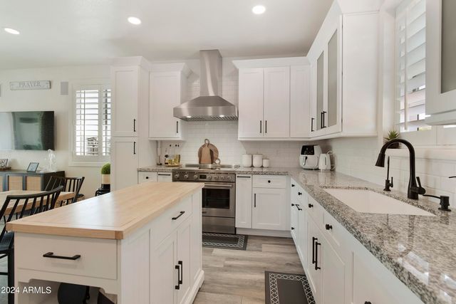 8822 W DEER VALLEY Road, Peoria, AZ 85382