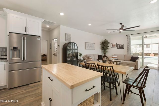 8822 W DEER VALLEY Road, Peoria, AZ 85382