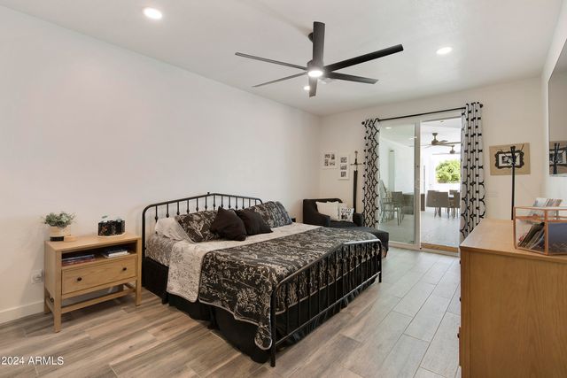 8822 W DEER VALLEY Road, Peoria, AZ 85382