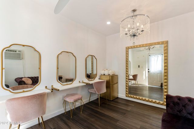 8822 W DEER VALLEY Road, Peoria, AZ 85382