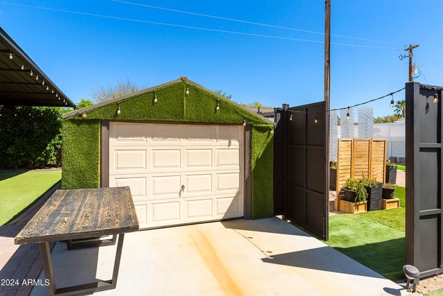 8822 W DEER VALLEY Road, Peoria, AZ 85382