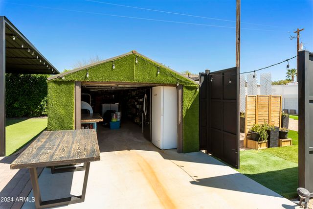 8822 W DEER VALLEY Road, Peoria, AZ 85382