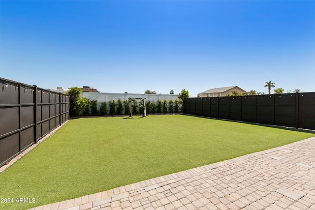 8822 W DEER VALLEY Road, Peoria, AZ 85382