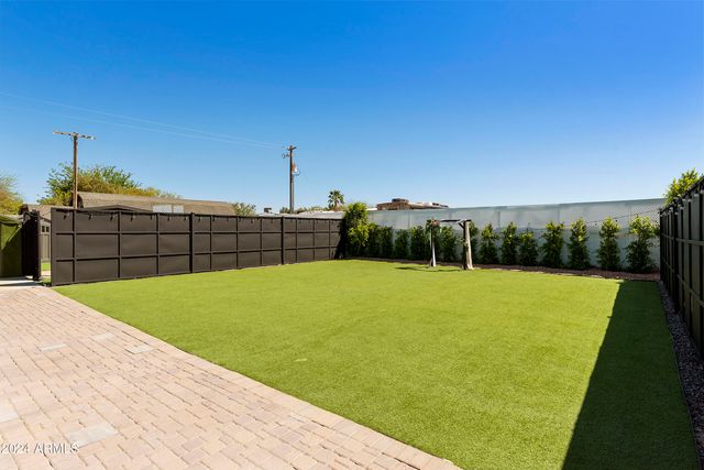 8822 W DEER VALLEY Road, Peoria, AZ 85382