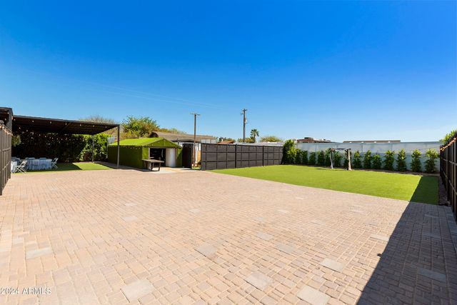 8822 W DEER VALLEY Road, Peoria, AZ 85382