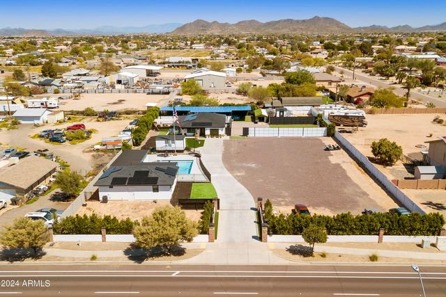 8822 W DEER VALLEY Road, Peoria, AZ 85382