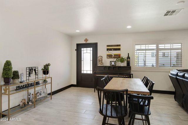 8822 W DEER VALLEY Road, Peoria, AZ 85382