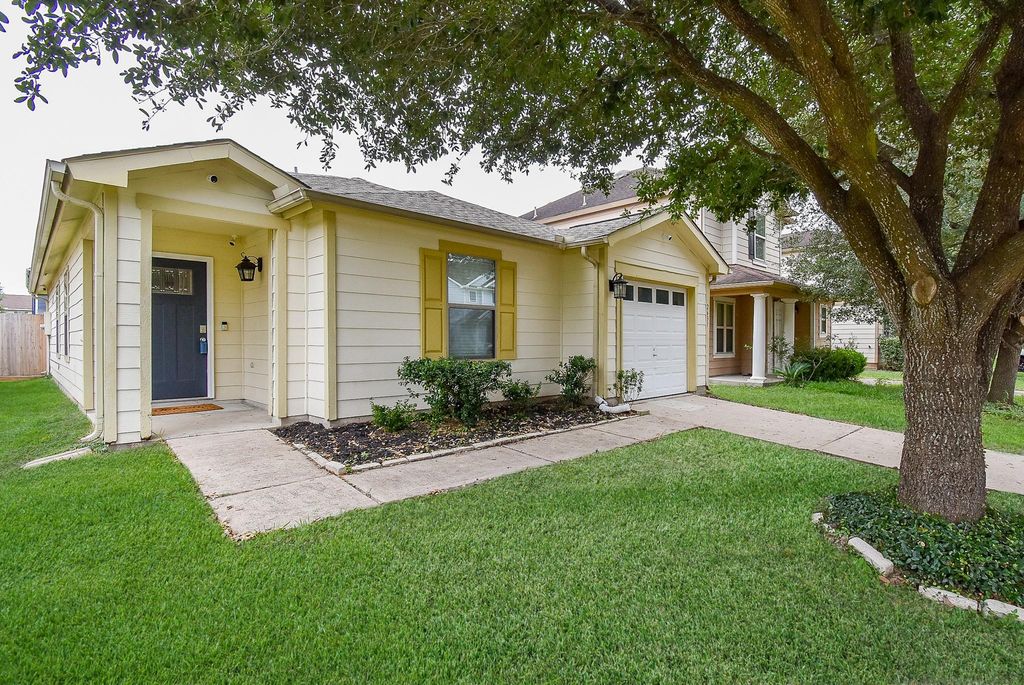 2631 Skyview Trace Court, Houston, TX 77047