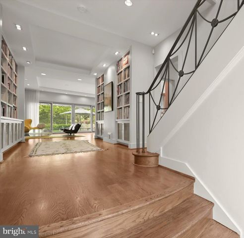 2901 ALBEMARLE ST NW, Washington, DC 20008