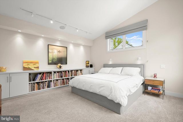2901 ALBEMARLE ST NW, Washington, DC 20008