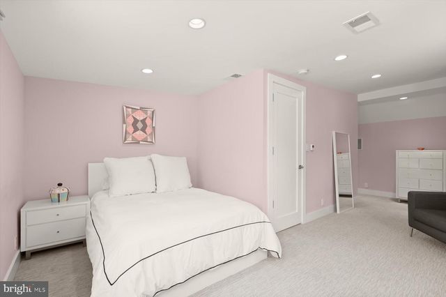 2901 ALBEMARLE ST NW, Washington, DC 20008