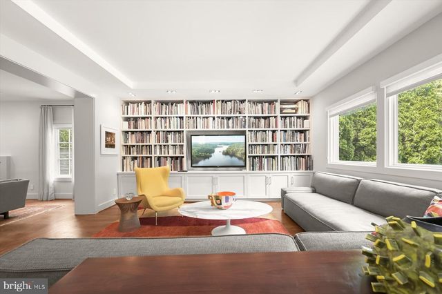 2901 ALBEMARLE ST NW, Washington, DC 20008