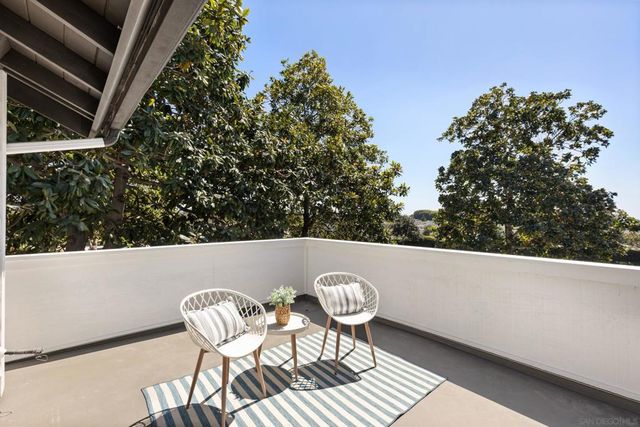 863 Violet Ct, Carlsbad, CA 92011