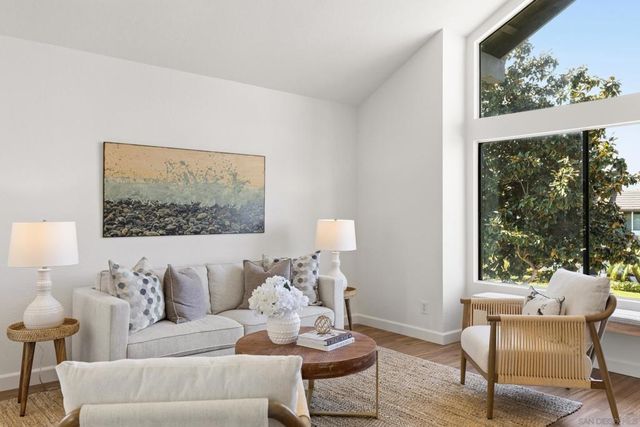 863 Violet Ct, Carlsbad, CA 92011