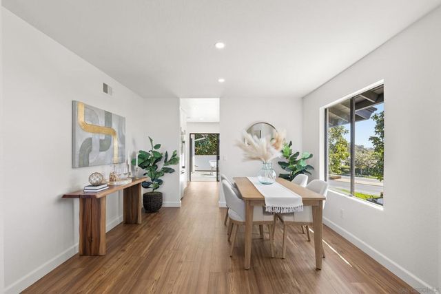 863 Violet Ct, Carlsbad, CA 92011