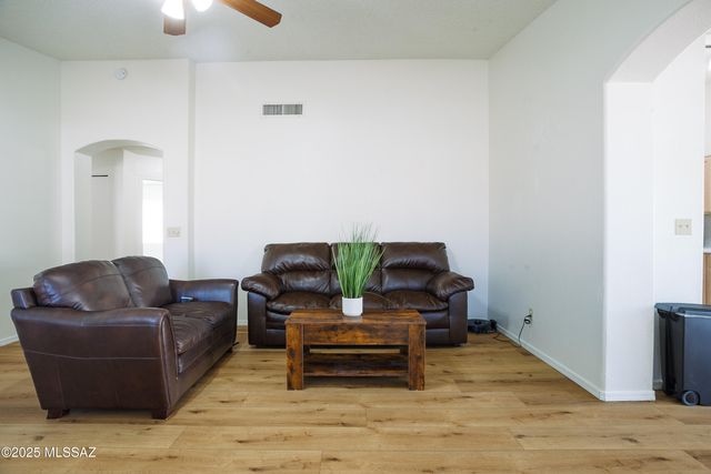 8845 E Apple Tree Drive, Tucson, AZ 85730