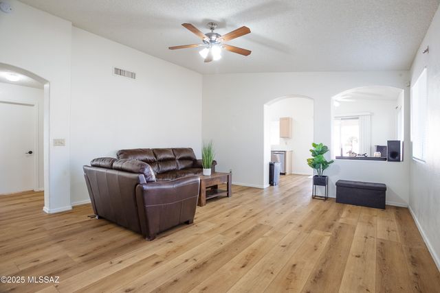 8845 E Apple Tree Drive, Tucson, AZ 85730