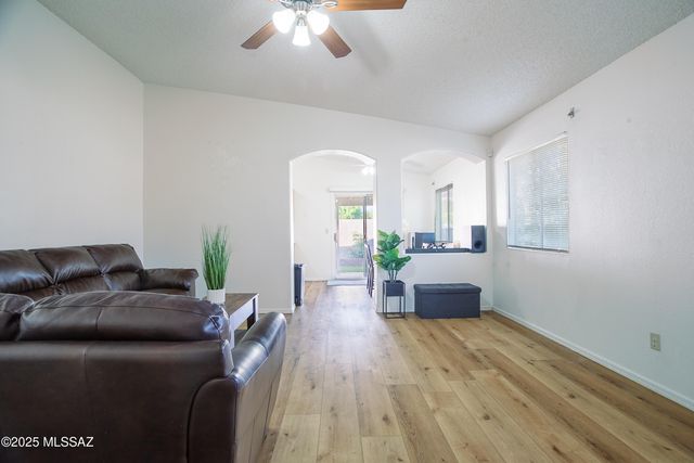 8845 E Apple Tree Drive, Tucson, AZ 85730