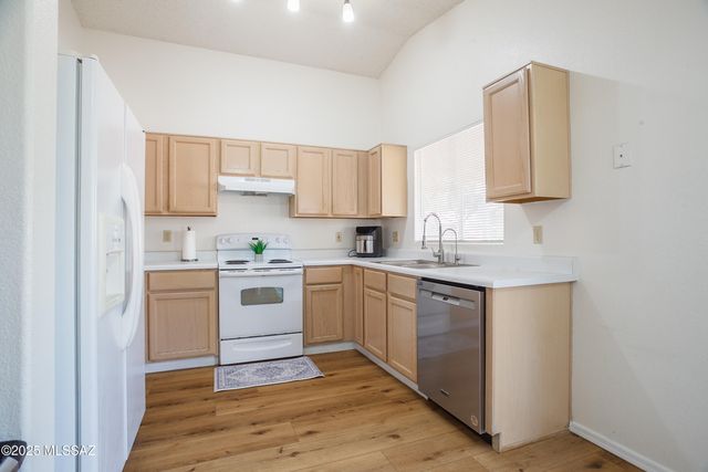 8845 E Apple Tree Drive, Tucson, AZ 85730