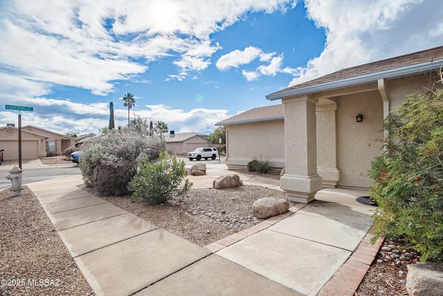 8845 E Apple Tree Drive, Tucson, AZ 85730