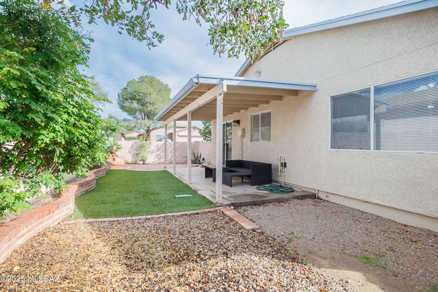 8845 E Apple Tree Drive, Tucson, AZ 85730