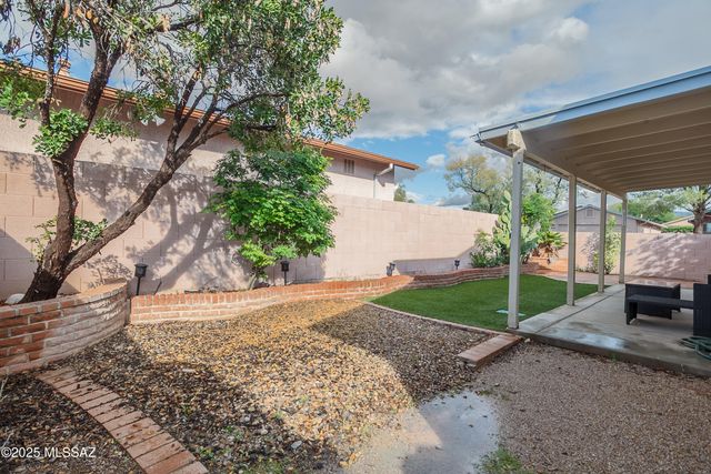 8845 E Apple Tree Drive, Tucson, AZ 85730