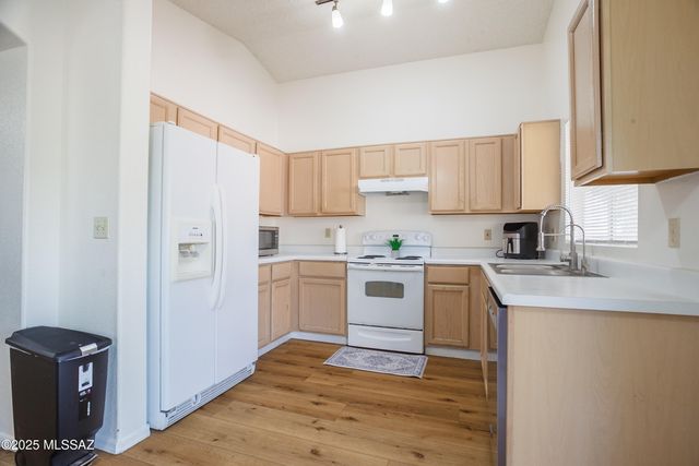 8845 E Apple Tree Drive, Tucson, AZ 85730