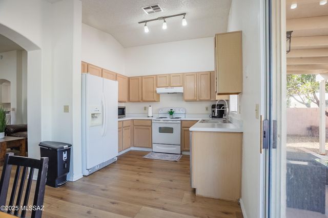 8845 E Apple Tree Drive, Tucson, AZ 85730