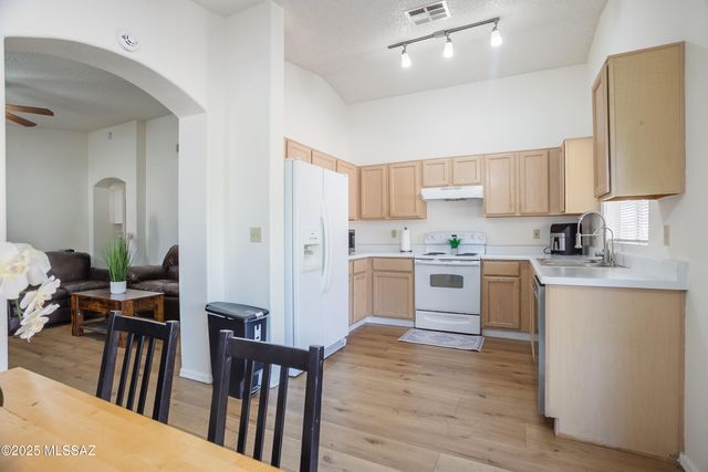 8845 E Apple Tree Drive, Tucson, AZ 85730