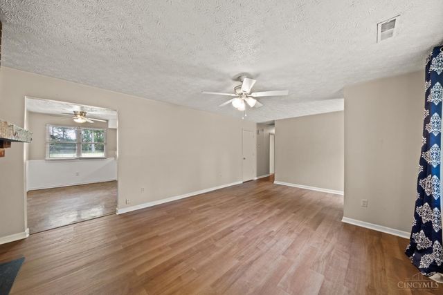 304 Oakwood Lane, Goshen Twp, OH 45122