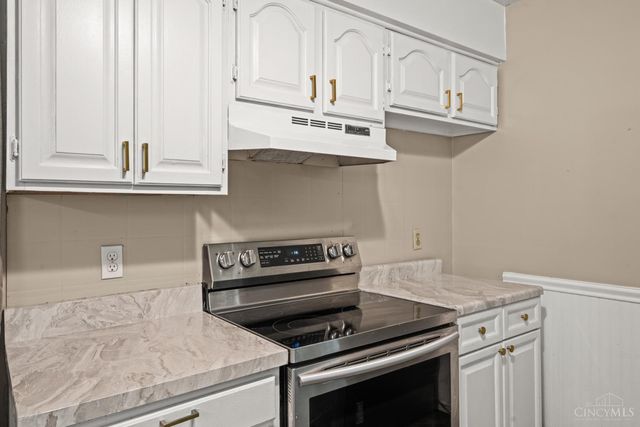 304 Oakwood Lane, Goshen Twp, OH 45122