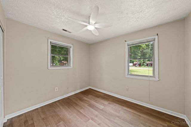 304 Oakwood Lane, Goshen Twp, OH 45122