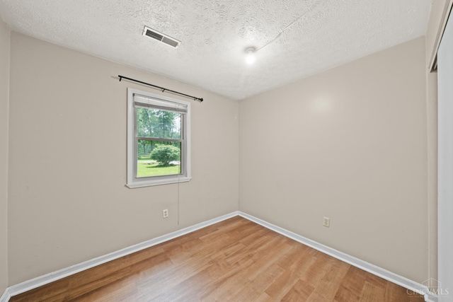 304 Oakwood Lane, Goshen Twp, OH 45122