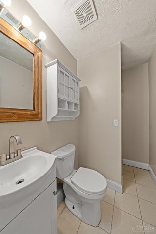 304 Oakwood Lane, Goshen Twp, OH 45122