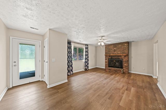 304 Oakwood Lane, Goshen Twp, OH 45122