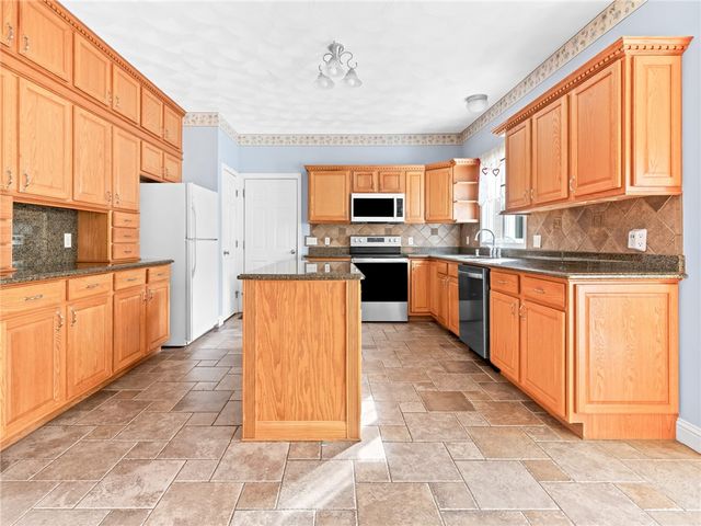 3 Aster Lane, Coventry, RI 02831
