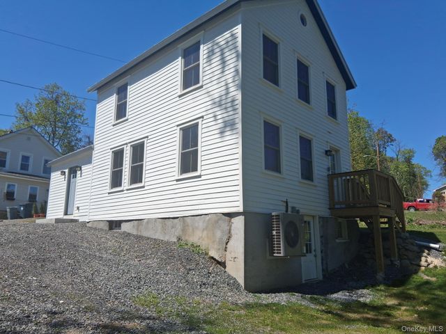 11 Cedar, Staatsburg, NY 12580