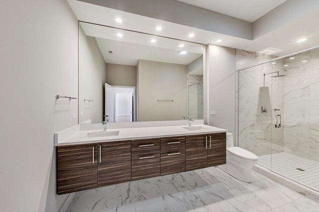8025 Skokie Boulevard 302, Skokie, IL 60077