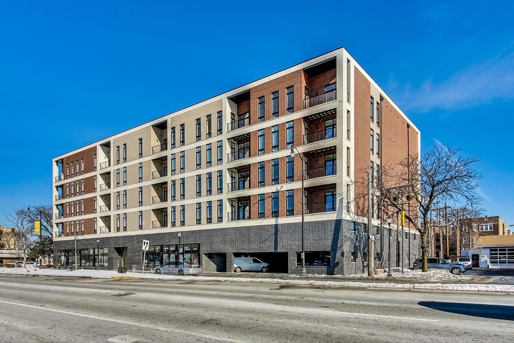 8025 Skokie Boulevard 302, Skokie, IL 60077