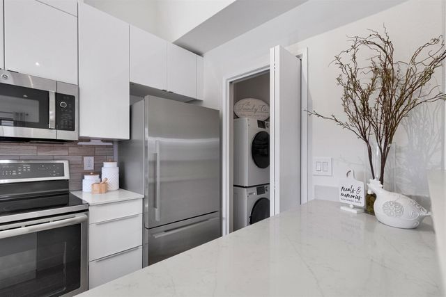 22 Schooner Ct, Richmond, CA 94804