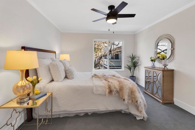 22 Schooner Ct, Richmond, CA 94804