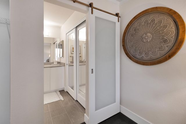 22 Schooner Ct, Richmond, CA 94804