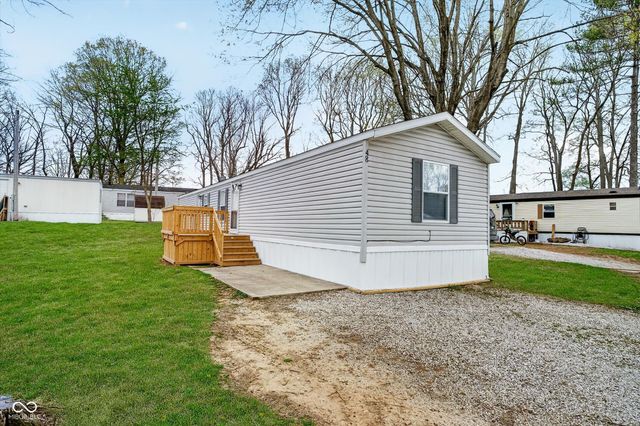 48 Echo Lake W Drive, Mooresville, IN 46158