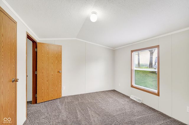 48 Echo Lake W Drive, Mooresville, IN 46158