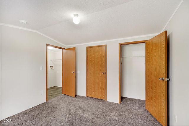 48 Echo Lake W Drive, Mooresville, IN 46158